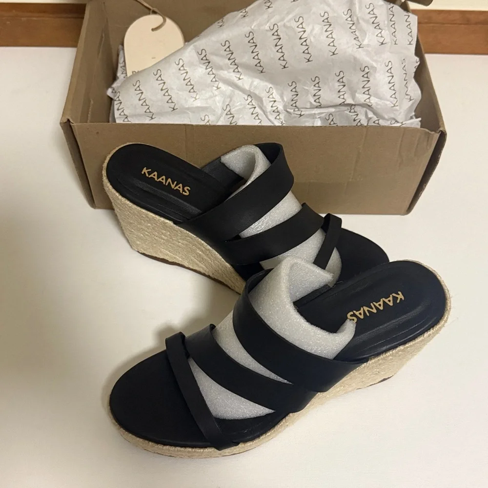 Kaanas Monarch Wedge Heel Size 10